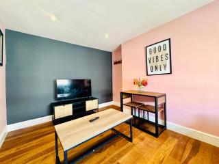 Uber One Bedroom Next to Brighton Beach Sleep 3 - Brighton & Hove - 0