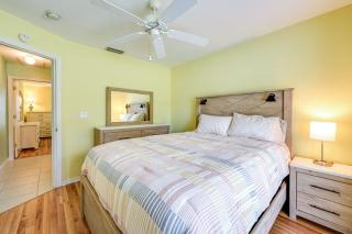 Sunny 3 BR Venice Home with Pool and Parking - 7
