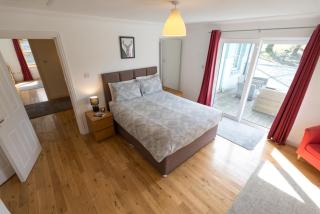 4 Eas Brae Apartment - 8