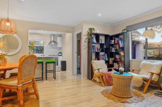 Seaside Bougainvillea Retreat close to Beaches - Auckland - 2