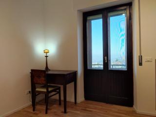 Hoarder's Home Gallery - Fermo - 1