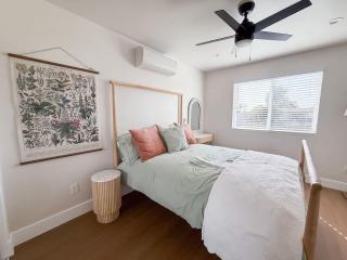 Lime Light La Mesa New 4BR 3BA Group Friendly - La Mesa - 2