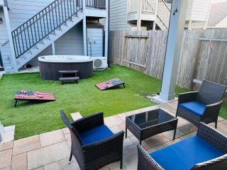 Charming house, great location, tons of amenities - 8