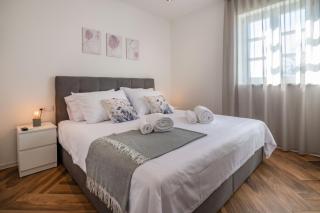 Villa Fiora, a beautiful and modern villa with a pool - Lašći - 8