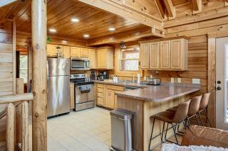 Hot Tub Game Room Air Hockey Near Dollywood Smoky Trails Bear Creek Way - Sevierville - 7
