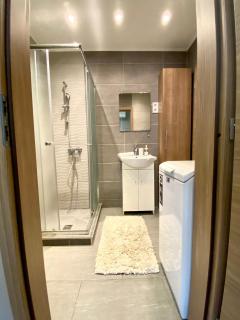 Liliom Tranquil 2-BDR Apartment - 8