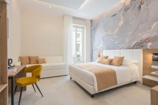 Julia's Boutique Rooms - 8