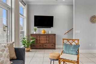Tidal Charm by AvantStay Walk to Beach Community Pool Balcony Ocean Views - Panama City Beach - 5