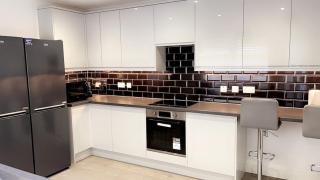 Entire Luxville 5 Bedroom Home - Plumstead - 5