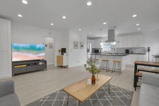 Beautiful 3 Bed Home Near LA & OC with big backyard - El Monte - 1