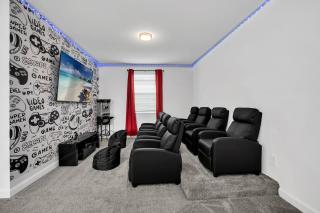 Disney Nearby! Private Pool, Movie Theater & Themed Rooms – Storey Lake Resort! - 1