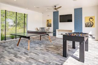 Private Full Pet-Friendly King condo, Pool, Gym, Near Parks - Orlando - 4