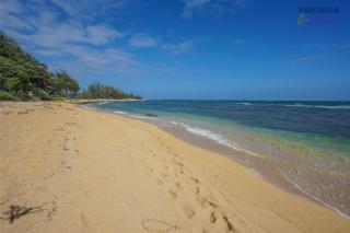 Sunrise Hale at Islander on the Beach 329 A Oceanfront View Studio with AC - Kapaa - 3