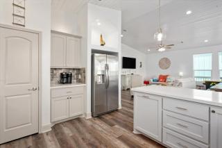 Breeze Easy home - Crystal Beach - 2
