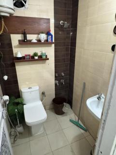 The Budget Room- With Washroom & Kitchenette - New Delhi - 7