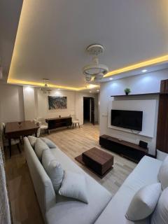 Spacious & Sleek Family Home - Madinaty - 0