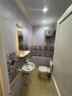 Spacious & Sleek Family Home - 2