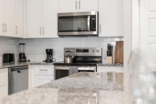 Private Full King Bed, Parks Nearby, Pool, Gym, Pet Allowed - Orlando - 2