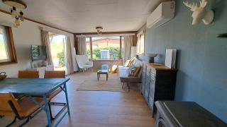 Waterlodge met waterfiets op monumentaal fort - 3