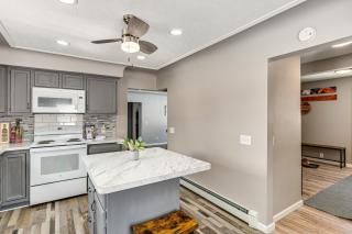 Charming Curtis House Large Deck with Lake View! - 3