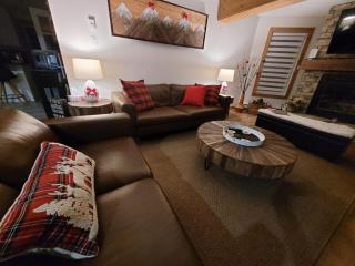 Lakehouse on Majestic Lac St Pierre - Val des Monts - 7