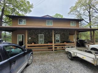 Lakehouse on Majestic Lac St Pierre - Val des Monts - 1