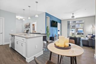 IRIE Living 2BD Comfy Grand Park King Bed - Westfield - 7