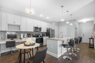 IRIE Living 2BD Comfy Grand Park King Bed - Westfield - 6