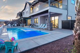 52-53| Poolhouse Duplex in St George with 2 Pools and Hot Tubs - Santa Clara - 0