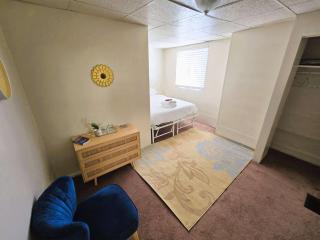 Bright & Cozy 2 Bed Home Private Parking - Pittsburgh - 5