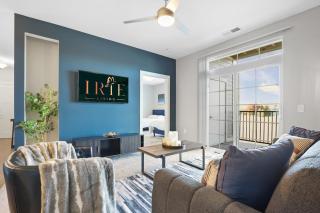 IRIE Living 2BD Retreat Grand Park with King Bed and Pool - Westfield - 0