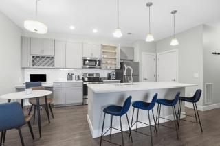 IRIE Living 2BD Retreat Grand Park with King Bed and Pool - Westfield - 7