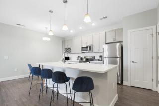 IRIE Living 2BD Retreat Grand Park with King Bed and Pool - Westfield - 6