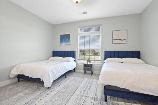 IRIE Living 2BD Retreat Grand Park with King Bed and Pool - Westfield - 2