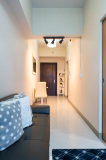 Uptown Parksuites BGC 1BR, Hi Flr Great view fr Balcony with Washer - 1