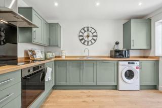 Cotswolds Vista, 3 bed, 2 bathrooms, complimentary parking - 8