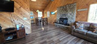 Santa Fe Getaway- Pet friendly 5 bedroom with Hot Tub and Pool Table - Oakland - 2