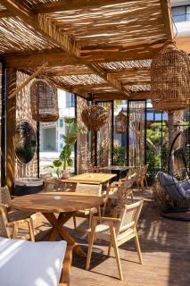Sea & Sand Hotel - Vlorë - 9