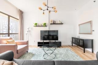 Luxe Marina View Retreat! 2BDRM - 3