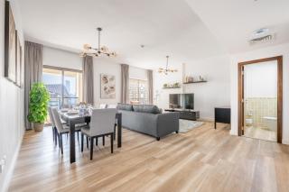 Luxe Marina View Retreat! 2BDRM - 6