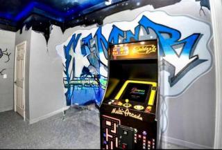 Luxurious Villa with Modern Decor and Huge Pool in Upscale Resort! #6S820 - 6