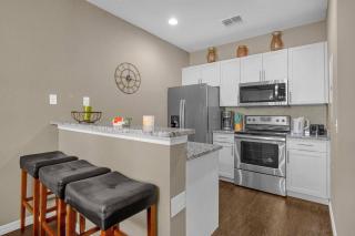 Dluxx Perfect Townhouse next to Disney Parks 3204 - 3