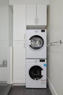 Charming Luxury Home near DT and Lonsdale Quay - 3