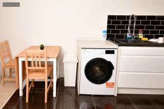 Morden Stratford Room 2 with Shared Bathroom - Londra - 2