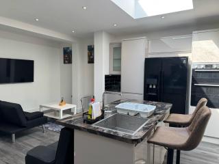 Big & Spacious 5 Bedroom House in London - Plumstead - 8