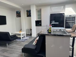 Big & Spacious 5 Bedroom House in London - Plumstead - 7