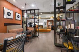 Revel Hotel Minot - SureStay Collection by Best Western - Minot - 4