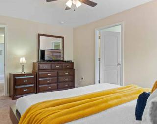 Amazing 05 Bedrooms 4 Bathrooms Sleeps 14 - 1