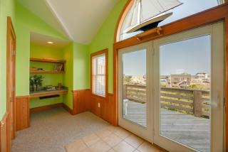 Quiet Hatteras Duplex with Decks about 1 Mile to Beach - Hatteras - 5