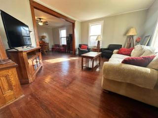 Beautiful Benson Villa-Walking Distance to Benson - Omaha - 8
